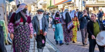 Komîsyonê Ziwan, Kultur û Hunerî yê DEM Partîye Roşanê Gaxanî pîroz kerd