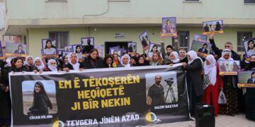 Jinan bi girseyî malbata Cîhan Bîlgîn ziyaret kirin