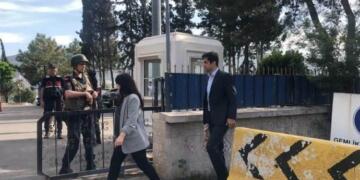 Parêzeran ji bo hevdîtina li Îmraliyê serî li dozgeriyê dan