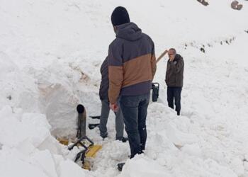 Li Elkê aşût ket: Karkerê kepçeyê birîndar bû