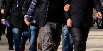 Xebatkarê rojnameya Yenî Yaşamê û 2 ciwan hatin binçavkirin