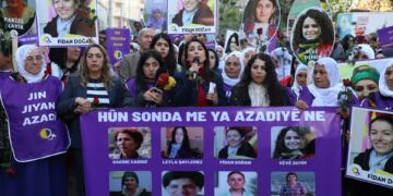 Jinên Kurd ên hatin qetilkirin li Nisêbinê hatin bibîranîn