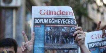 Dadgehê danişîna rojnamegeran taloq kir