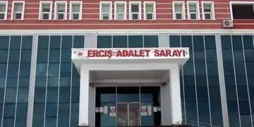 3 xebatkarên çapemeniyê sewqî dadgehê kirin
