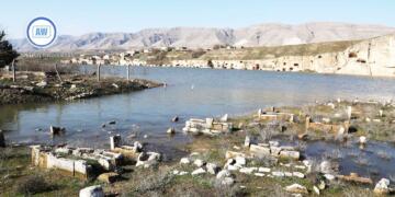 Patronan ronî dike, cîhanê tarî dike