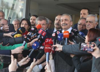 Sirri Sureyya Onder: Me pêşniyar û rexne xwestin
