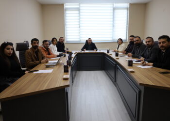 Rojnamegeran serî li Baroya Wanê dan: Em tundiya polîsan qebûl nakin