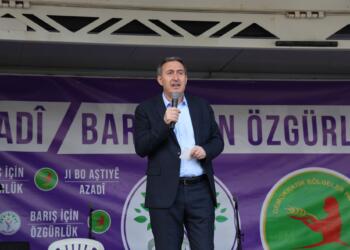 Bakirhan ji Amedê bang kir: Birêz Ocalan dil û hêviya bi milyonan e