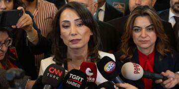 ‘Dibe ku banga dîrokî ya Ocalan negihîje 15ê Sibatê’