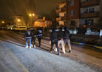 Polîsan 6 rojnameger binçav kirin HATE NÛKIRIN