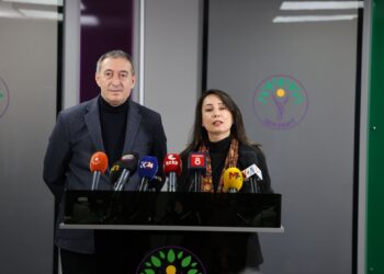 ‘Ma do şîrê Wanî û têkoşîn bidê’