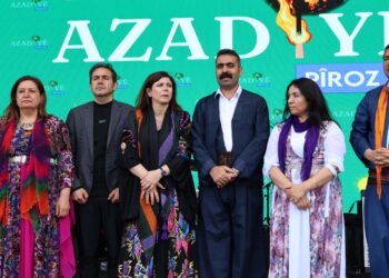 Hemşaredaran Newroza şarî pîroz kerd