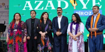 Hemşaredaran Newroza şarî pîroz kerd