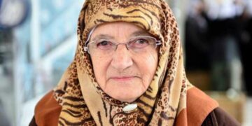Dayîka Aştî Sakîne Arat şîye heqîya xo