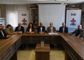 DEM Partiyê bi rojeva peyama Abdullah Ocalan serdana ÎHDê kir
