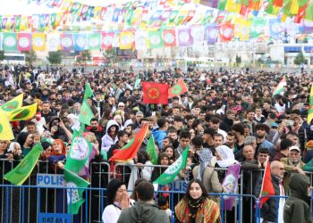 Peyama Newroza Batmanê: Kurd li benda azadiya Abdullah Ocalan in