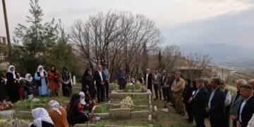 Li Şirnexê bi girseyî serdana goristanan hat kirin