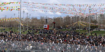 Des hezar kesî yenê Qada Newroza Amedî