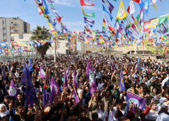 Îdîr de Newroza rengîne: Ganî dewlete game bierza