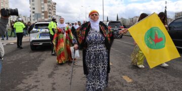 Bi deh hezaran kes tên Qada Newroza Amedê