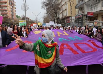 Abdullah Ocalan: Vengdayîşê “Aştî û Komelo Azad” eynî demî de seba cinîyan Ronesans o