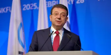 Dozger Şaredarê Stenbolê bi daxwaza girtinê sewqî dadgehê kir