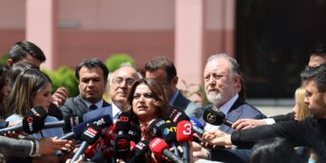 ‘Ganî şert û mercê Birêz Ocalanî bêrê rindkerdiş’