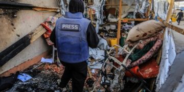 Artêşê Îsraîlî konê rojnamegeran bombarduman kerd