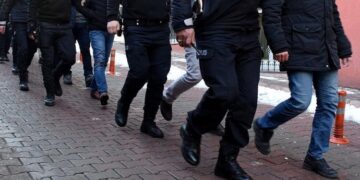 Îzmîr û Stenbol de xeylê kesî ameyê destbendkerdene