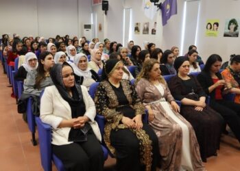 ‘Divê jin di rêxistibûnê de rola pêşeng bilîzin’