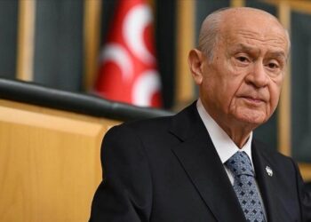 Bahçelîyî seba Sirri Sureyya Onderî berzîno xeyrin waşt   