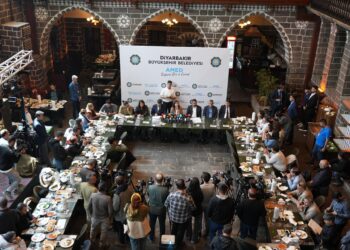 Şaredariya Bajarê Mezin a Amedê rapora xwe ya salekê parve kir