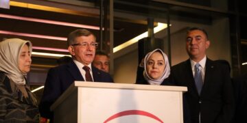 Ahmet Davutoglû serdana Sirri Sureyya Onder kir