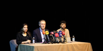 Bakirhan: Ciwanî eşkenê welatêko demokratîk awan bikerê