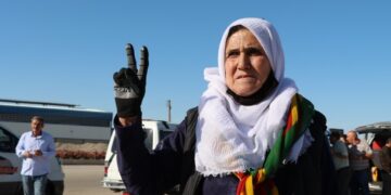 4 şaristanan ra karwanêk ver bi Tişrînî rayîr kewt