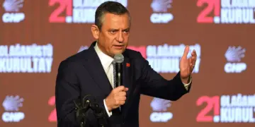 Ozgur Ozel dîsa bû Serokê Giştî yê CHPê