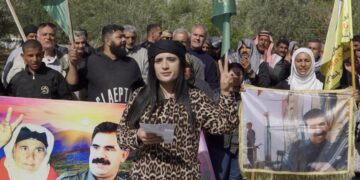 Nobedarê Tişrînî 4ê Nîsane pîroz kerd