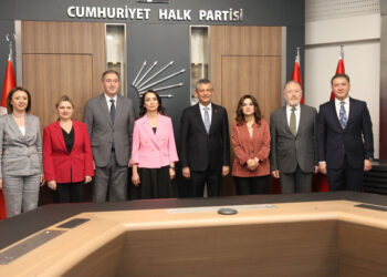 DEM Partî: Me li ser gavên çareseriyê danûstandin kir