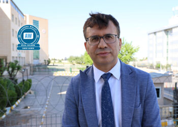 Dr. Yerlîkaya: Em ji penceşêrê netirsin, em ji derengbûnê bitirsin