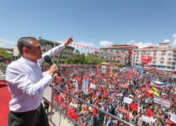 Ozel li Wanê axivî: Dora gav avêtinê ya Meclisê ye