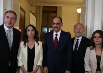 Hevdîtina Serokê MÎTê û DEM Partiyê bi dawî bû