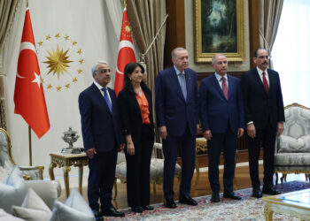 Heyeta Îmraliyê ji bo pêvajoyê pêşniyazan li Erdogan kir