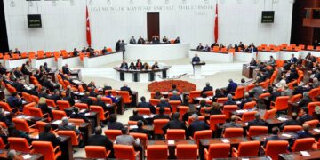 Komîsyon do 44 endaman ra pê bêro