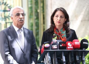 Şandeya DEM Partiyê çû Îmraliyê