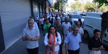 Bi girseyî çûn şîna Berat Nazlican