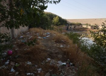 Tiryakkêş û ereqvexwar Çemê Malabadê qirêj dikin