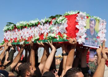 Cenazeyê Sofî li Qamişloyê ji aliyê deh hezaran kes ve hate pêşwazîkirin