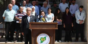 370 kesayetên navdar xwestin Abdullah Ocalan bibînin