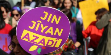 Nêrgîz Mihemedî: Şoreşa Jin, Jiyan, Azadî di civakê de didome