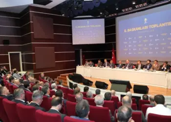 AKP de istifayî dewam kenê: 7 serekê şaristanan îstîfa kerd
